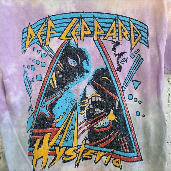 NWT Def Leppard NWT Pink Tie Dye Hysteria Graphic Band Tee Small - Picture 3 of 10
